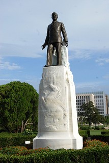 Huey Long statue